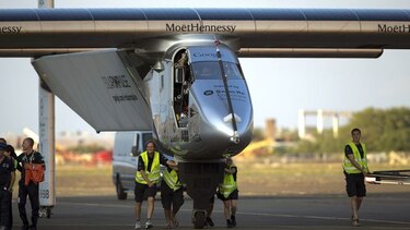 Avión solar suspende viaje en Hawai por daño en batería