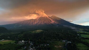 Guatemala: evacuadas 3 mil 925 personas por erupción de volcán