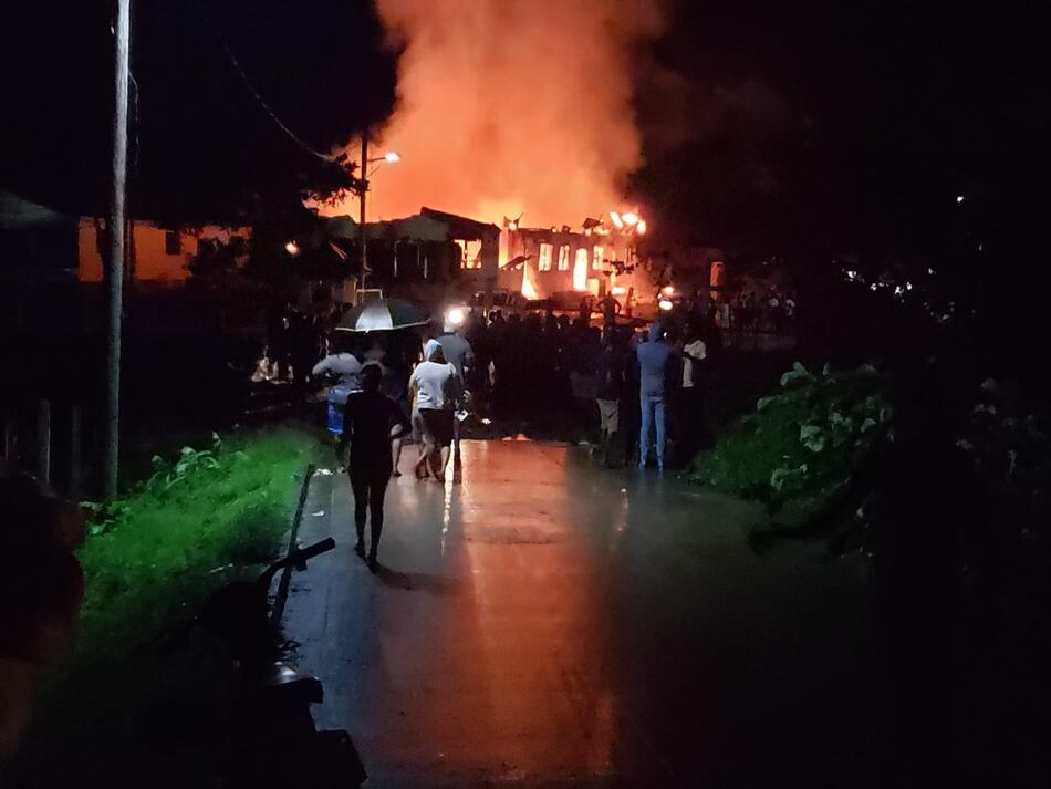Mueren 19 niños y 6 están en condición crítica por un incendio en una escuela de Guyana