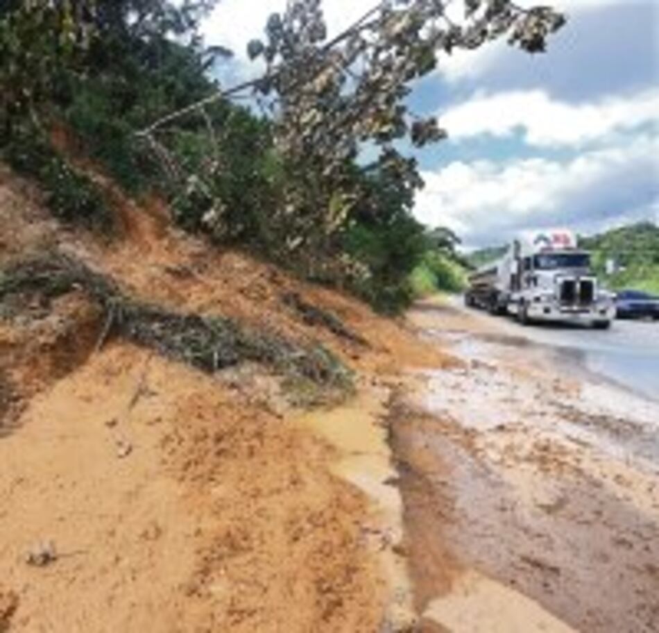 Daños latentes en vías al Centenario