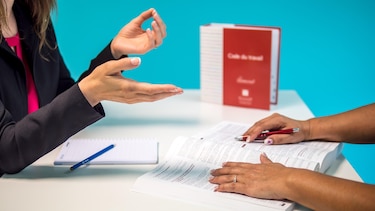 ¿Cómo cerrar la brecha de género? El modelo que aplica un banco estatal