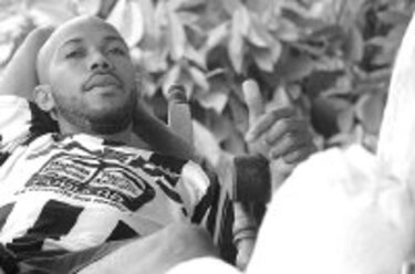 Guardia no se amilana por lesión