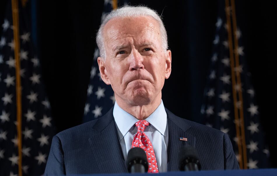 Mujer que acusa a Joe Biden de acoso le pide renunciar a candidatura presidencial