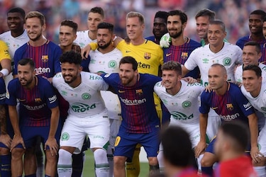 El Barça homenajea al Chapecoense con goles, aplausos y lágrimas