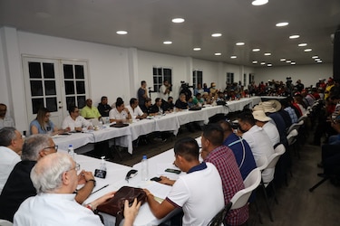 Estos son los puntos que faltan por consensuar sobre la canasta básica en la mesa de diálogo