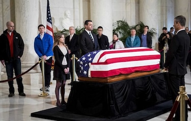 EU rinde homenaje a fallecido magistrado Scalia