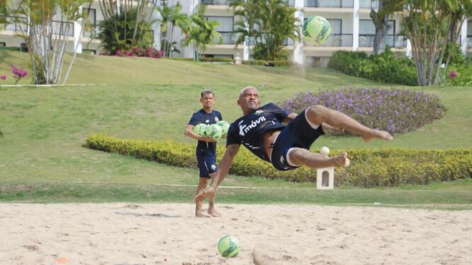 Entregan lista de convocados para el Premundial de fútbol playa