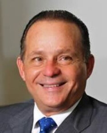 Presidente instala comité que evaluará prácticas del sistema financiero