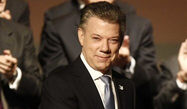 Colombia aplaza hasta enero comienzo de diálogos de paz con guerrilla del ELN
