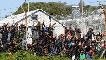 Grecia reanuda deportaciones de migrantes desde sus islas