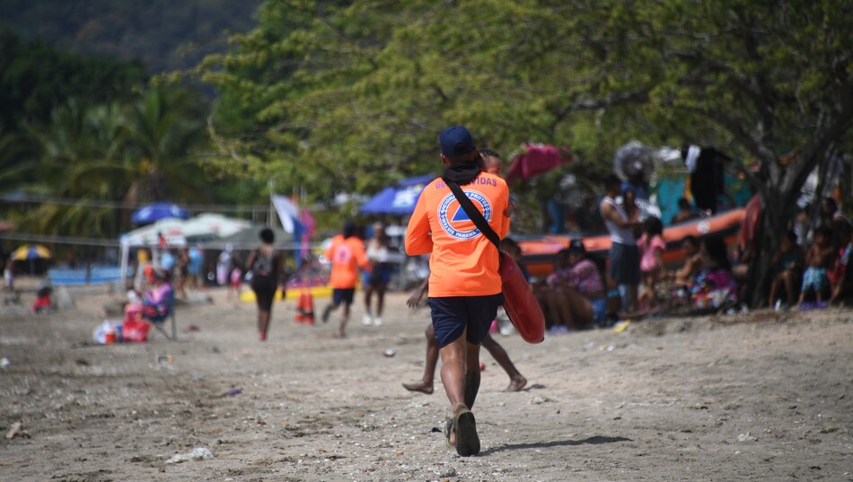 Derogan parcialmente resolución sobre horario en las playas; pero restricción sí aplicará para paseos en buses