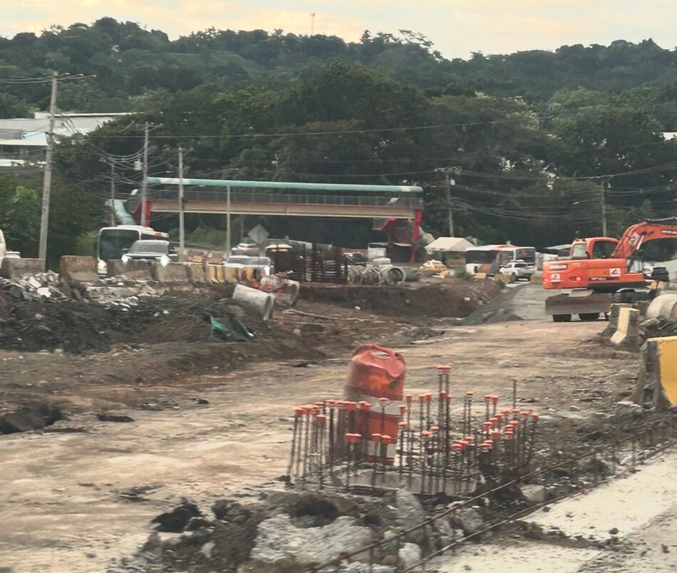 Una vía, mil quejas: la Transístmica de Milla 8 a El Palmar es un martirio diario