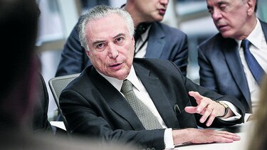 Elevarían impuestos en medio de crisis