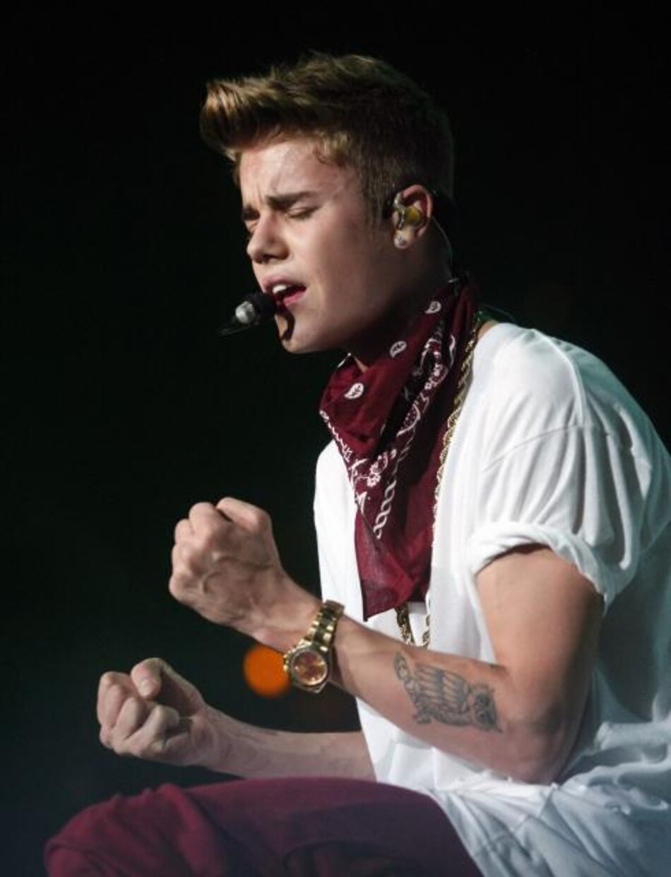 Muere un fotógrafo mientras seguía vehículo de Justin Bieber