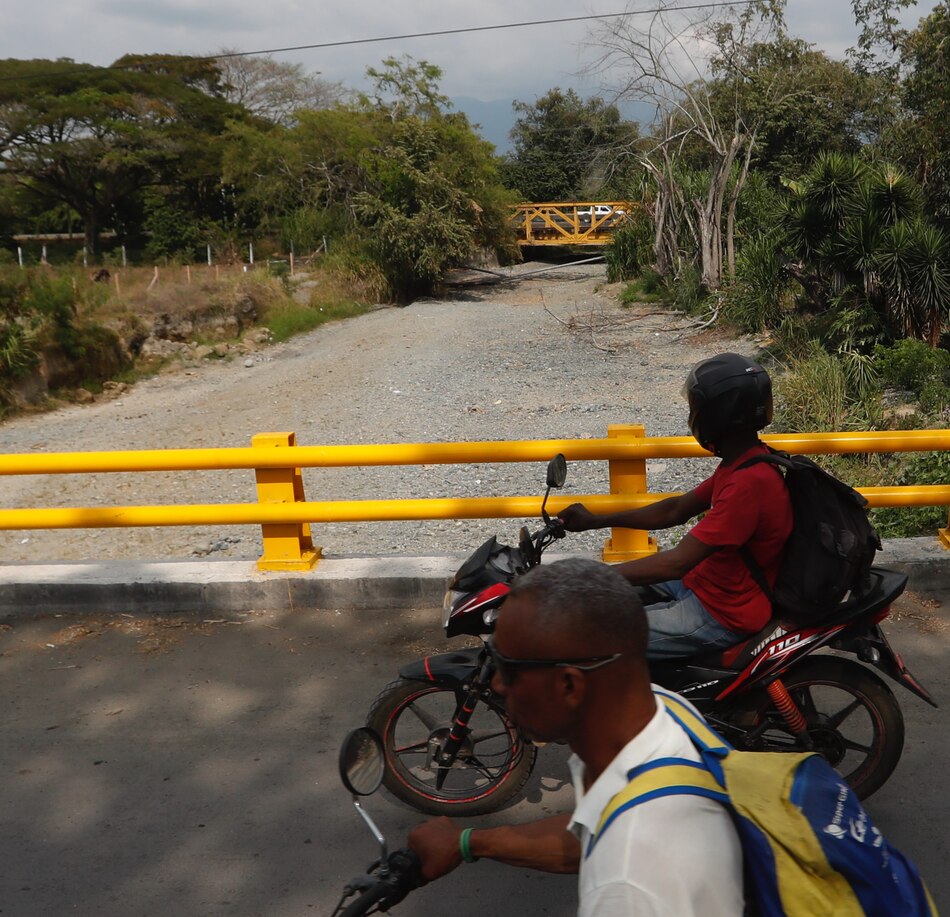 Intensa ola de calor deja entre polvo y piedras un río del suroeste de Colombia