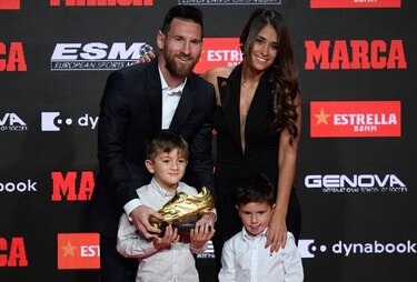 Messi recibe trofeo de goleador
