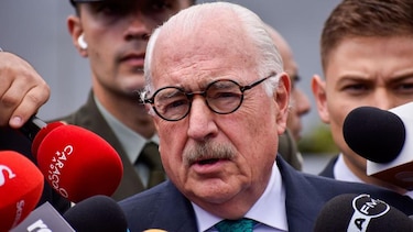 Lo que se sabe del vínculo de Andrés Pastrana con Jeffrey Epstein y Ghislaine Maxwell