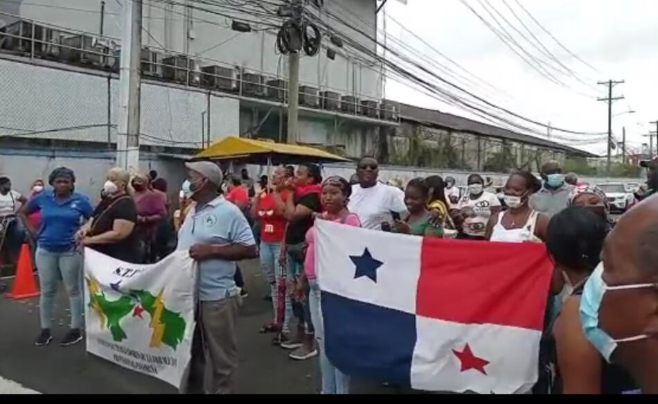 Cuco se reunirá hoy con Cortizo, pero el paro continúa en Colón