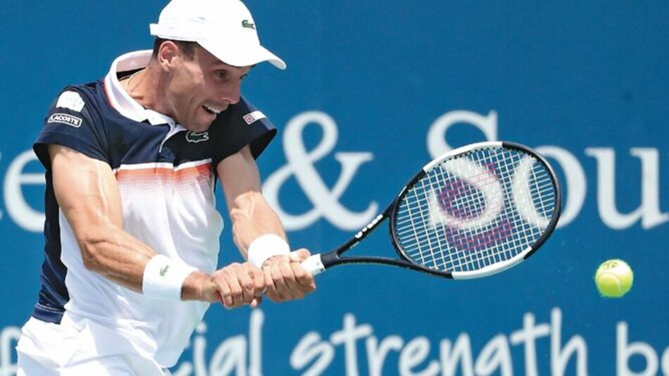 Bautista entra al top 10 por primera vez