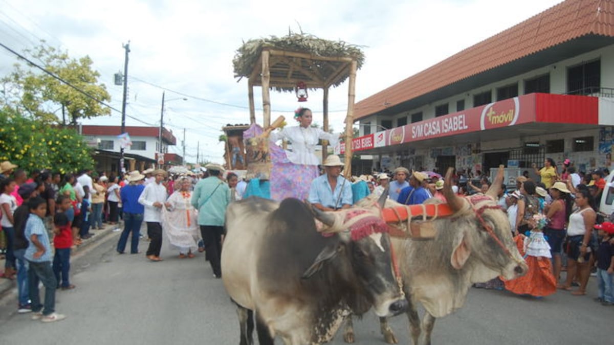 Antoneros despidieron con alegría al torito guapo