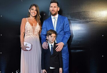 Luis Suárez renueva votos matrimoniales en Uruguay junto a astros del Barcelona
