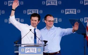 Bernie Sanders denuncia ataques homofóbicos contra Pete Buttigieg