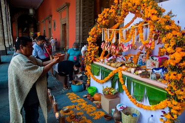 México dedica altar del Día de Muertos a fallecidos por Covid-19