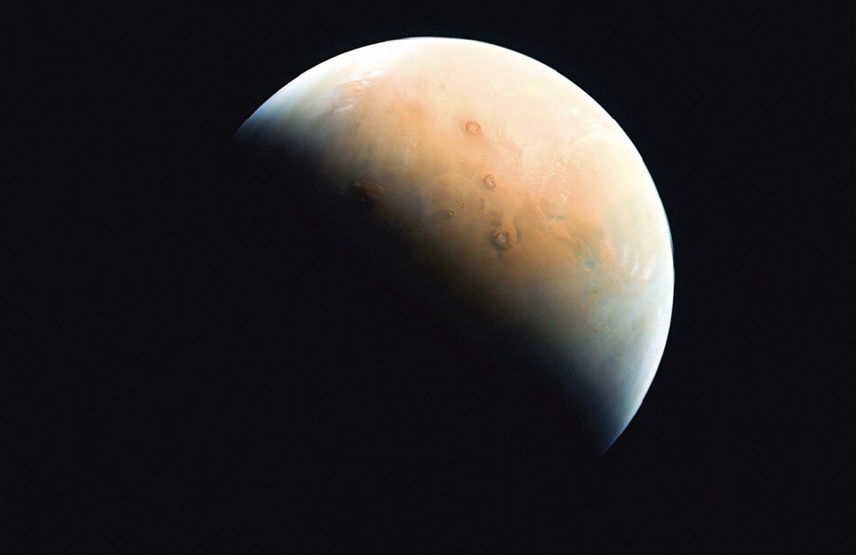 Sonda emiratí envía primera imagen de Marte