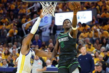 Los Wolves sentencian a los Warriors y regresan a las finales del Oeste