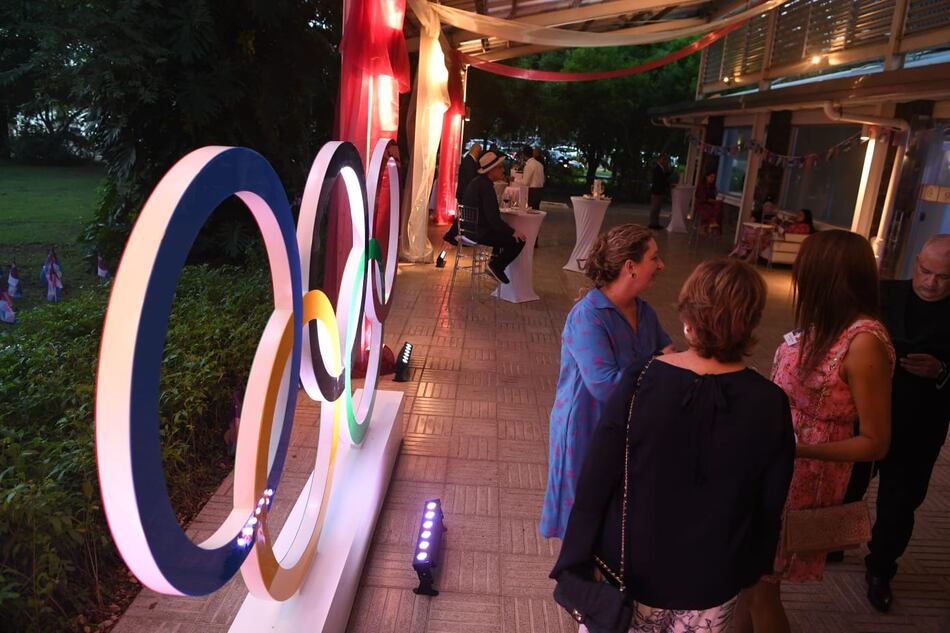 Día Nacional de Francia en Panamá se tiñe con los colores de París 2024