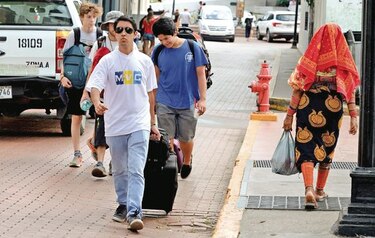 Apagón activa alarmas; masiva llegada de viajeros