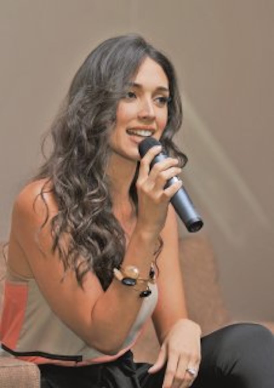 Amelia Vega cambia a la ‘miss’