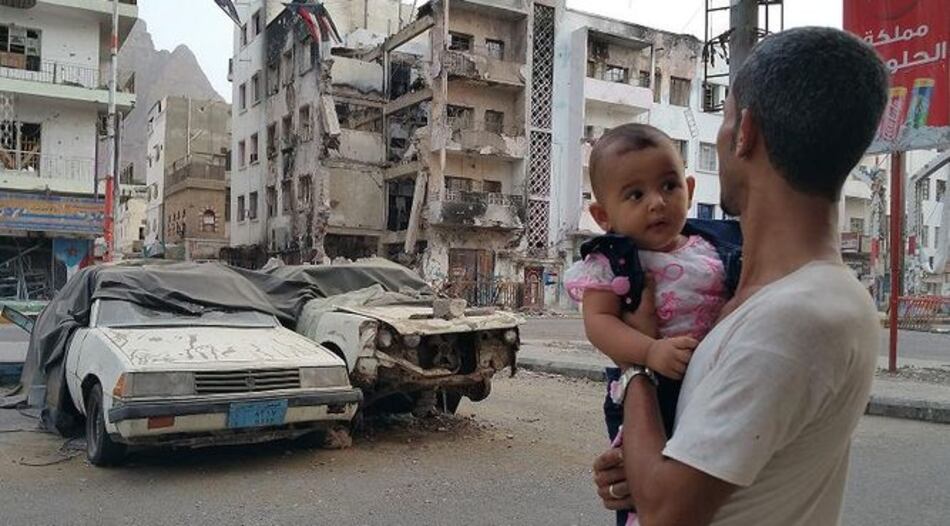 Decenas de civiles mueren en un Yemen cercado por los bombardeos