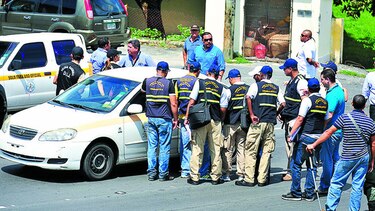 Condenan a policía a 30 años por crimen
