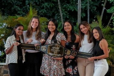 Amigas, campeonas de la NFL y el equipo a vencer en el ‘flag football’ internacional