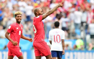 Con 37 años, Felipe Baloy marca el primer gol mundialista de Panamá