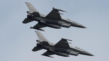 Polonia despliega sus aviones de combate mientras Rusia lanza otra ola de ataques contra Ucrania que ha dejado al menos 5 muertos y a miles sin electricidad