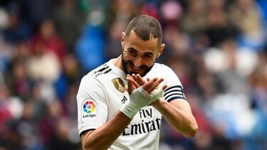 Dos goles de Benzema dan triunfo al Real Madrid