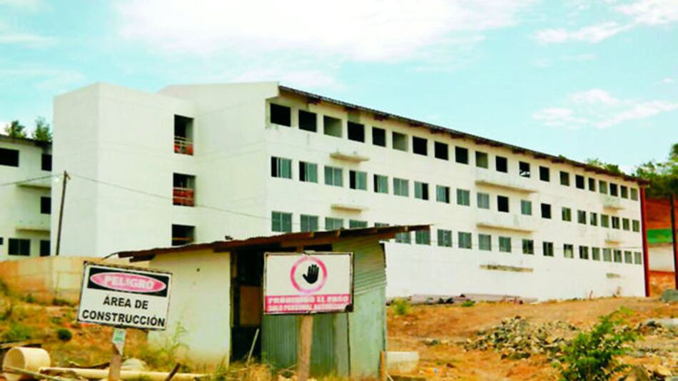 Piden concluir colegio modelo de Santiago