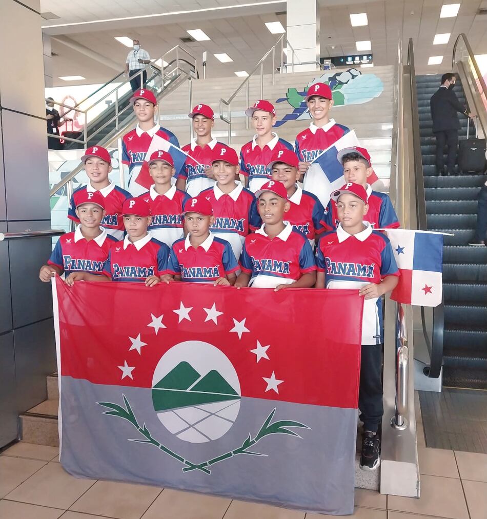 Equipo de Aguadulce partió a la Serie Mundial de Béisbol en Williamsport