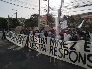 La Policía sofoca manifestación en Senniaf y Cortizo pide que responsables de los abusos sean castigados, pero no anuncia destituciones
