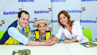 Banistmo y Club Activo 20-30 firman convenio