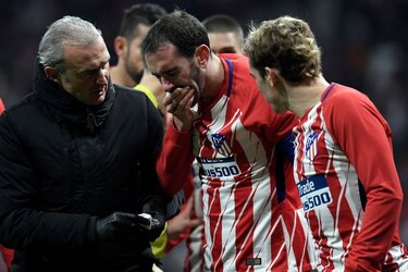 Futbolista uruguayo pierde dientes tras choque con un portero