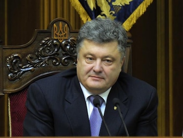 Poroshenko anuncia la liberación de mil 200 personas apresadas por los rebeldes