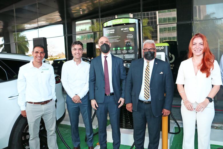 ENSA Servicios y EVERGO Panamá instalarán 150 estaciones de carga pública para vehículos eléctricos en tres años