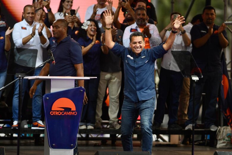 ‘Debemos salir y ahogarlos en votos’: Ricardo Lombana