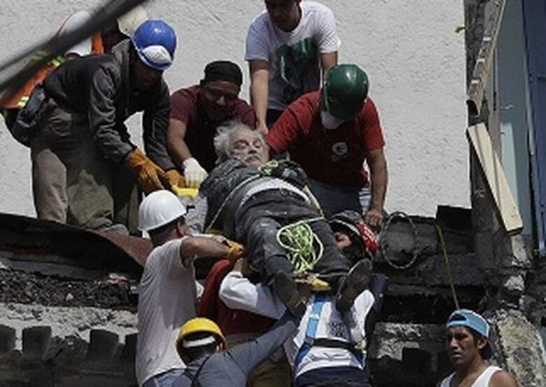 Crece desesperación por desaparecidos tras sismo en México