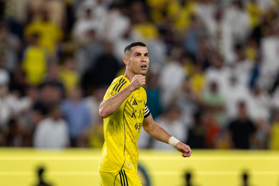 Cristiano Ronaldo anota sus goles 951 y 952 contra Orlando Mosquera en Arabia Saudí