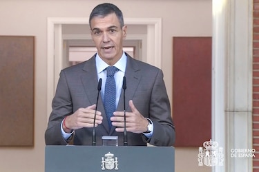 Presidente del gobierno español adelanta las elecciones legislativas al 29 de noviembre