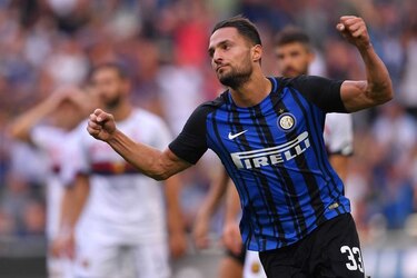 Inter saca victoria en los minutos finales; Milan tropieza con Sampdoria
